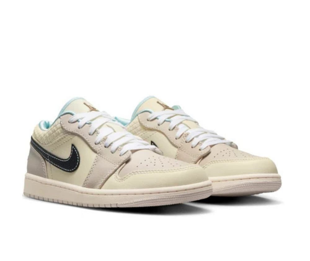 Nike Air Jordan 1 Low SE Sanddrift Sneakers