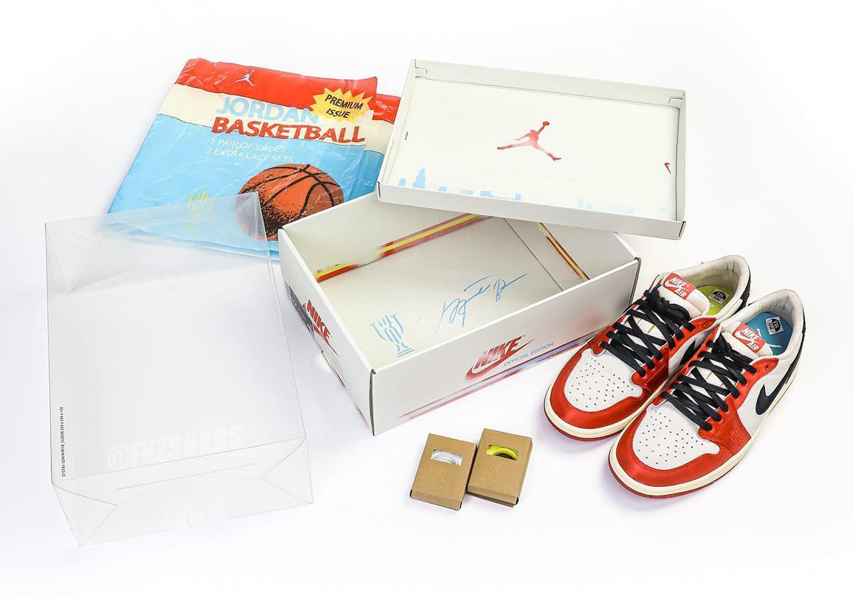 Air Jordan 1 Low TROPHY ROOM